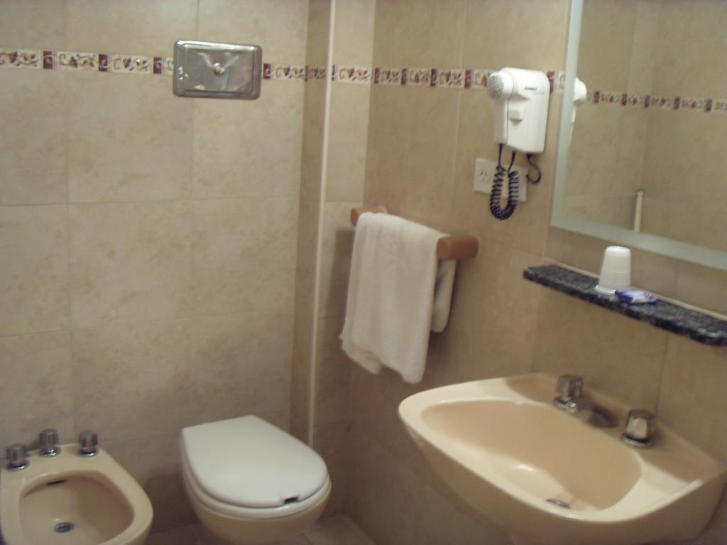 Hotel Embajador Росарио Стая снимка